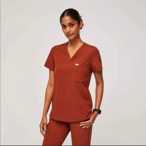 Auburn figs scrub set
